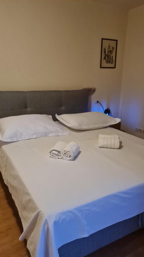 Apartments Prizmic ポドストラナ エクステリア 写真